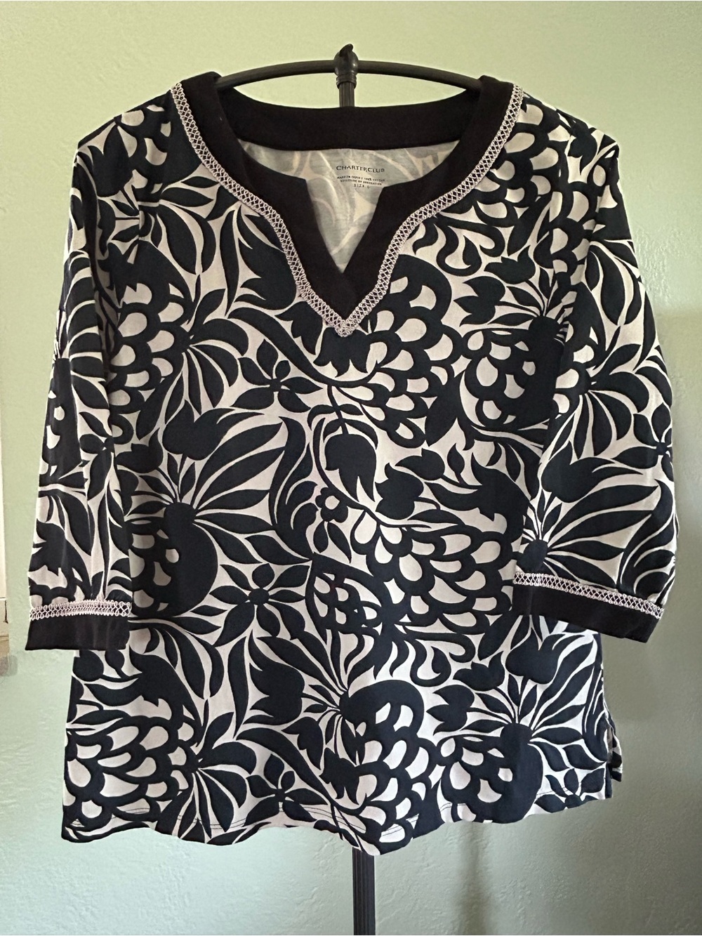 Charter Club Black and White Floral V-Neck Tunic Lg